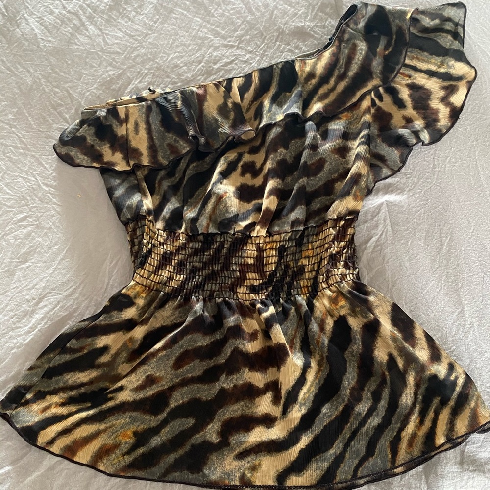 Half shoulder blouse